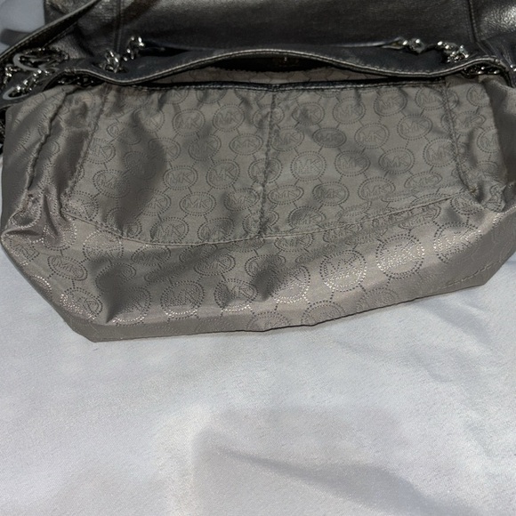 🔥SALE Michael Kors Silver Satchel Crossbody Bag - Picture 11 of 15